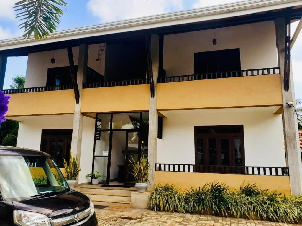 Sunrise Palace Negombo Luaran gambar